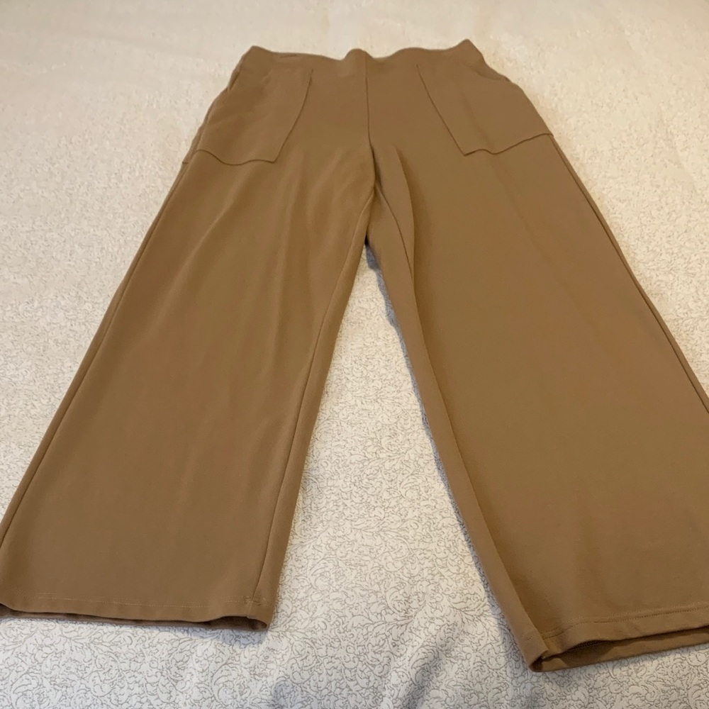 NWOT Max Studio Wide-Leg Pants